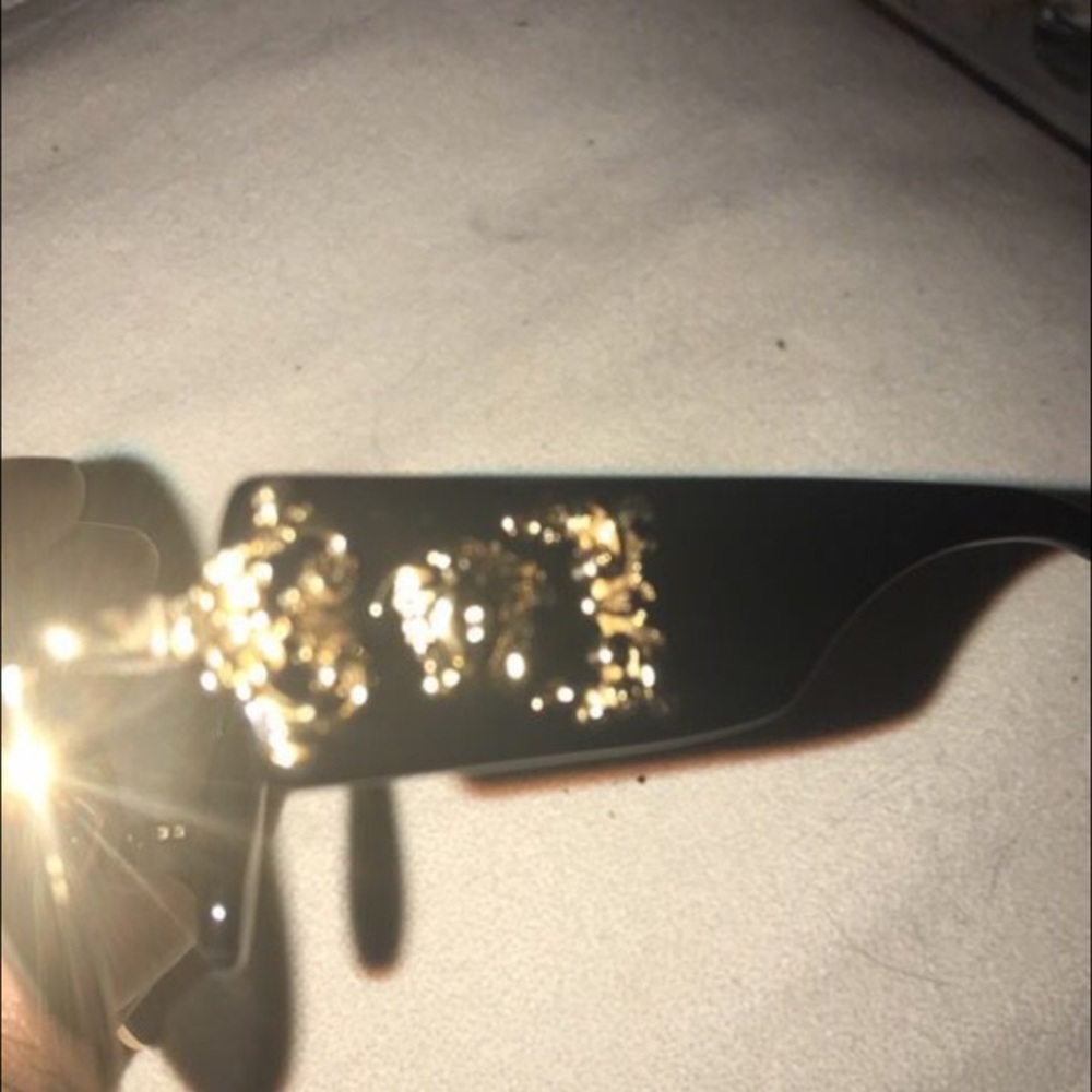 Versace sunglasses - Picture 3 of 4